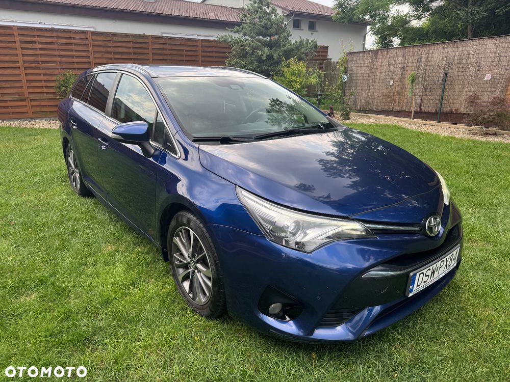 Toyota Avensis 2.0 D-4D Prestige - 1