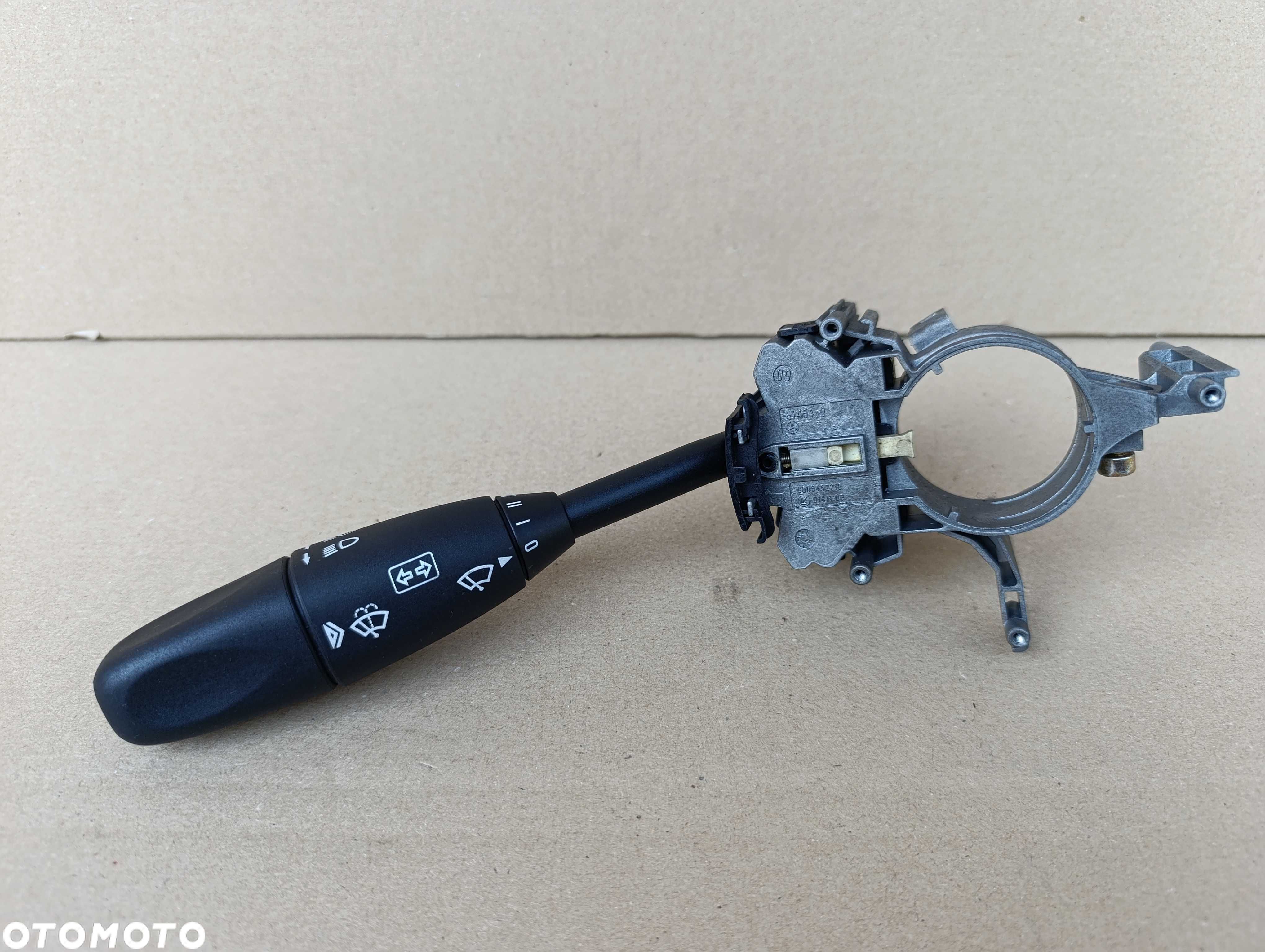 Mercedes E W211 przełącznik kierunkowskazów wycieraczek manetka igła - 1