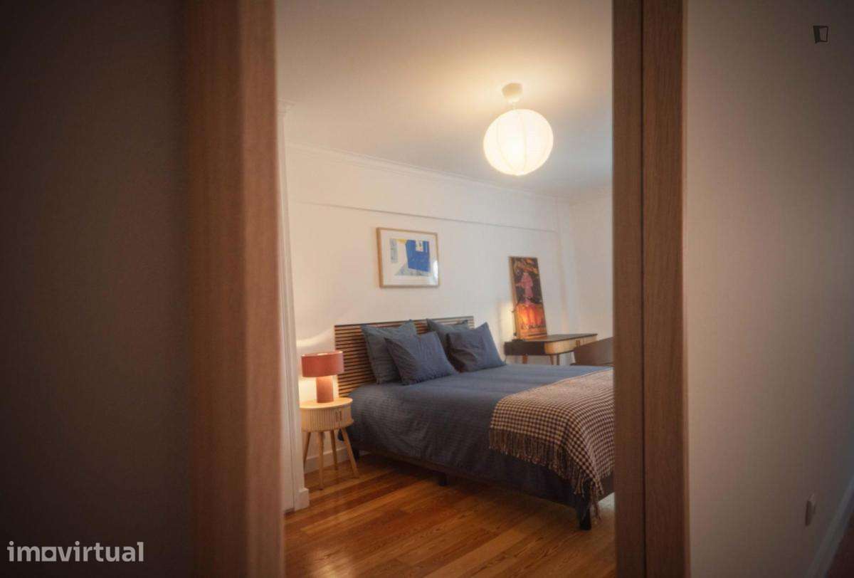 Quarto - localizado em Penha Lisbon - Grande imagem: 3/15