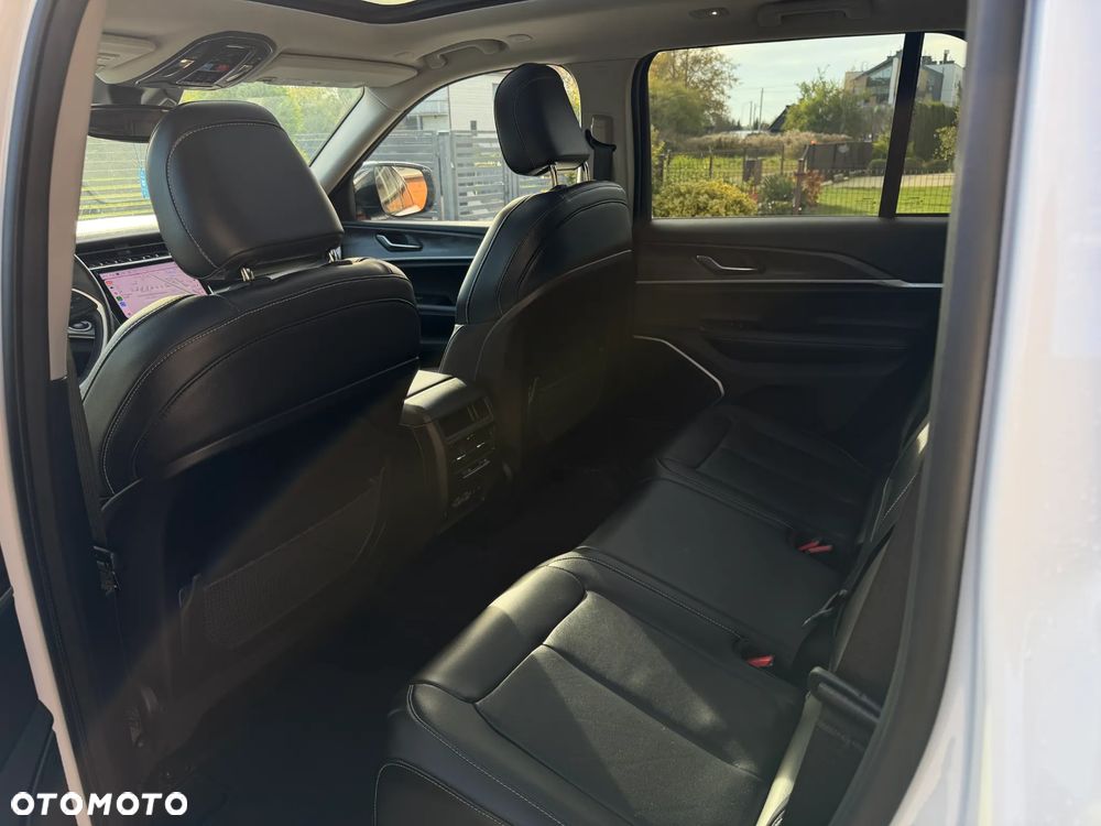 Jeep Grand Cherokee - 15