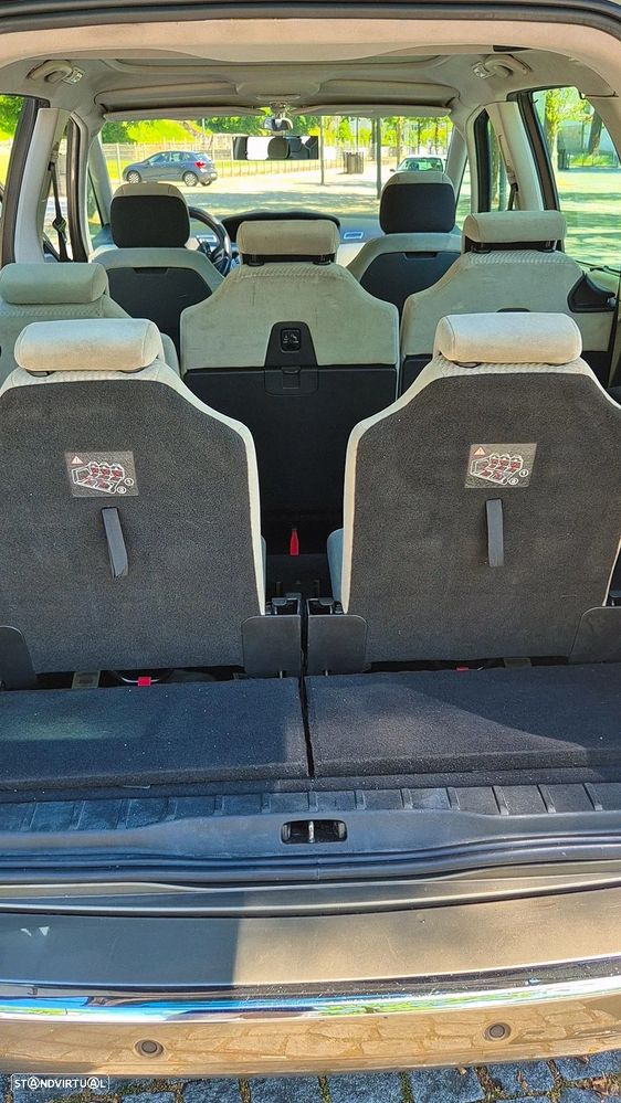 Citroën C4 Grand Picasso 1.6 HDi FAP 7L Exclusive - 9