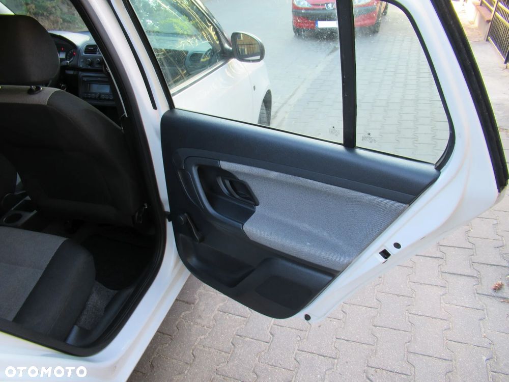 Skoda Fabia 1.2 HTP Classic - 29