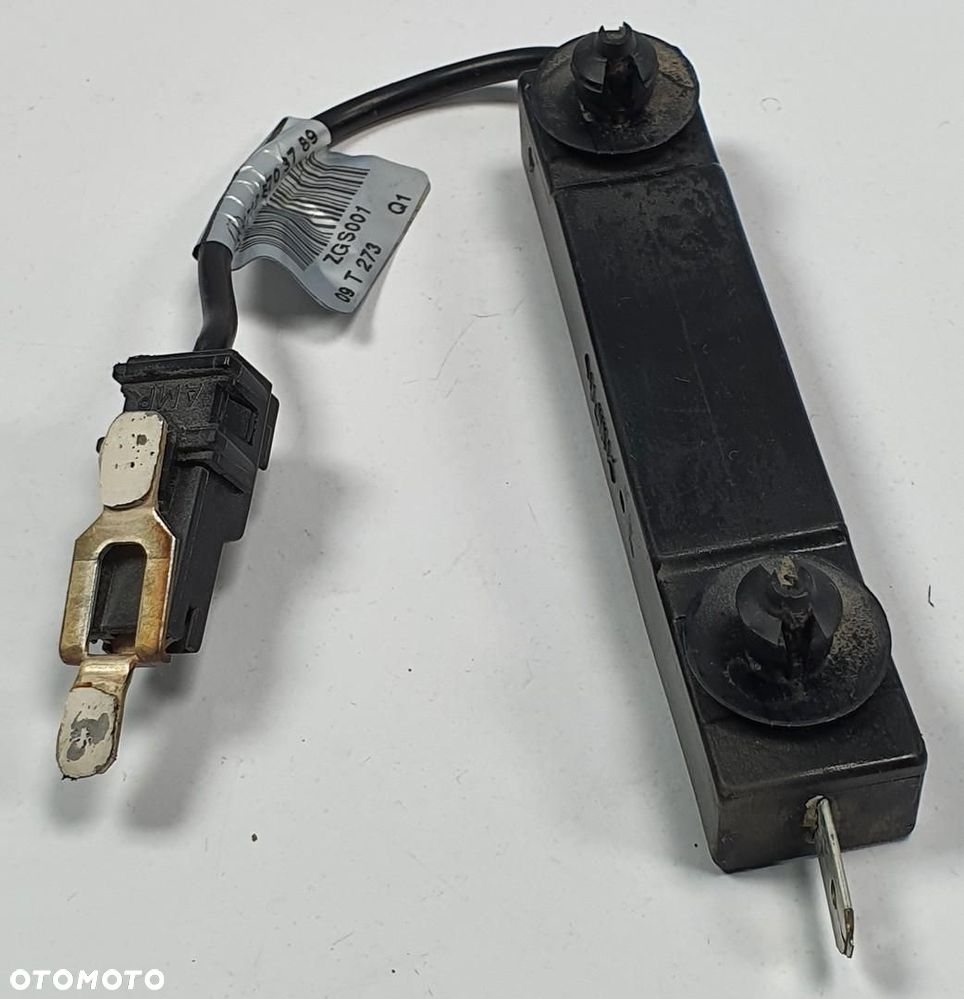 WZMACNIACZ ANTENY MERCEDES W212 A2128703789 - 2