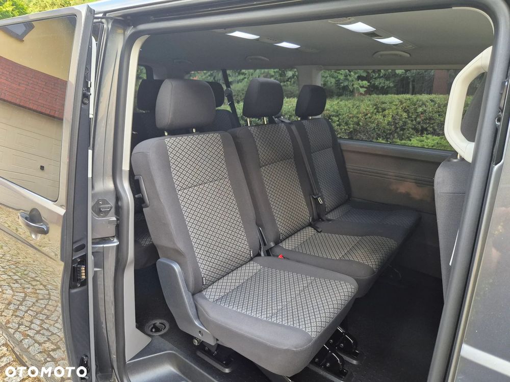 Volkswagen Caravelle - 11