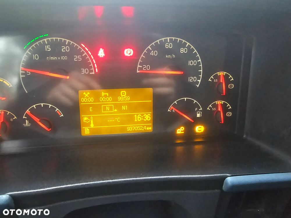 Volvo FM 9 , 6X2 - 7