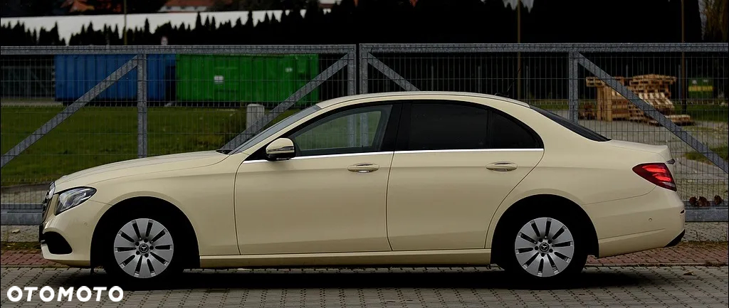 Mercedes-Benz Klasa E 200 d 9G-TRONIC - 16