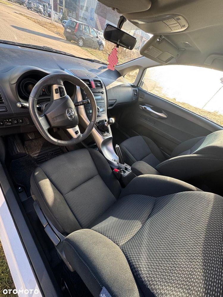 Toyota Auris 1.33 VVT-i Life Comfort - 11