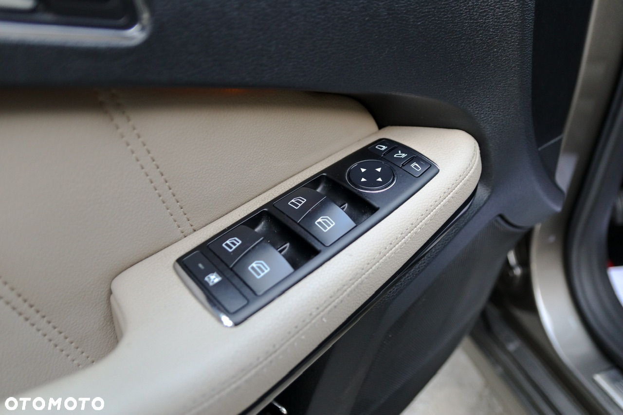 Mercedes-Benz Klasa E 350 T CDI DPF 4Matic BlueEFFICIENCY 7G-TRONIC Avantgarde - 23