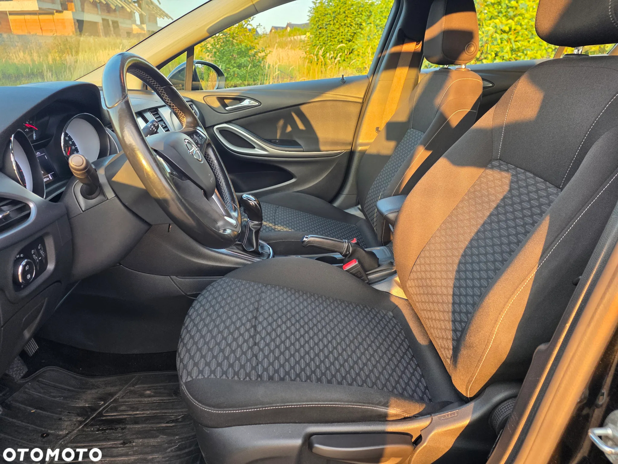 Opel Astra V 1.4 T Enjoy S&S - 13