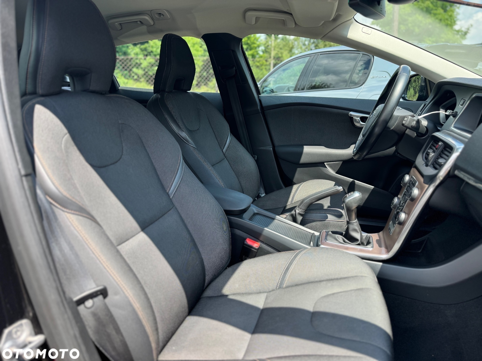 Volvo V40 Cross Country D3 Momentum - 32