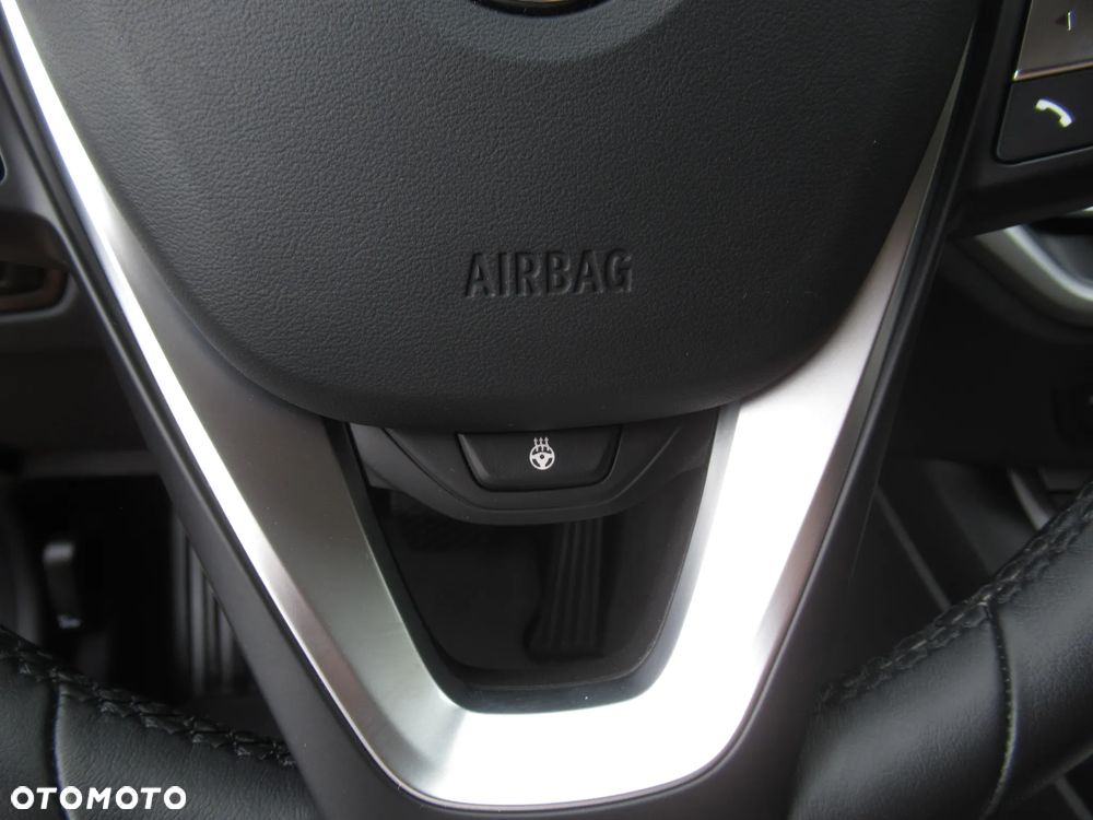 BMW Seria 3 330i xDrive - 16