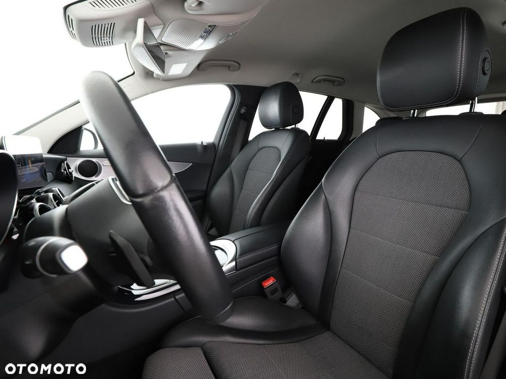 Mercedes-Benz Klasa C 300 4Matic 9G-TRONIC Avantgarde - 14