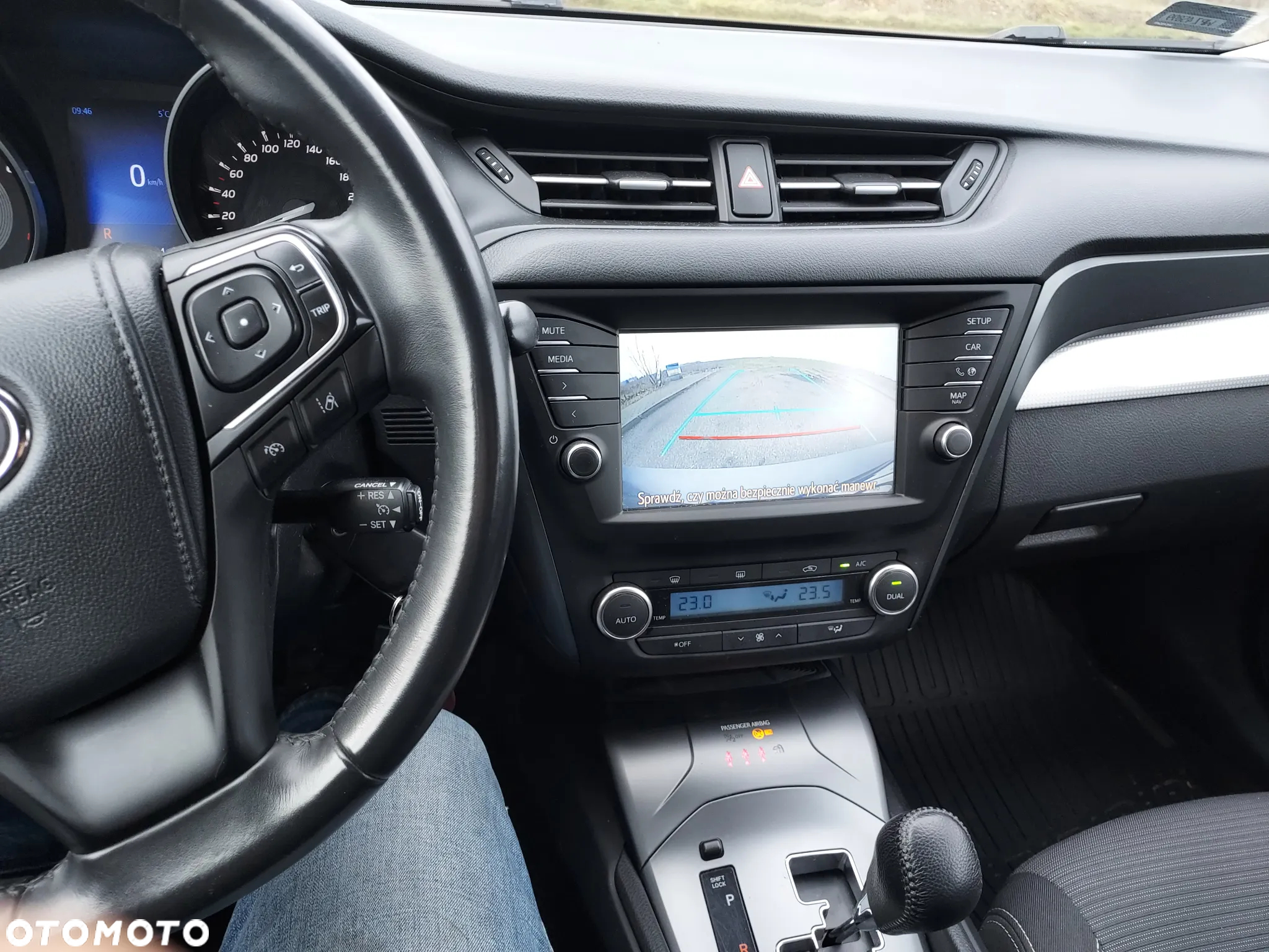 Toyota Avensis 2.0 Premium MS - 24