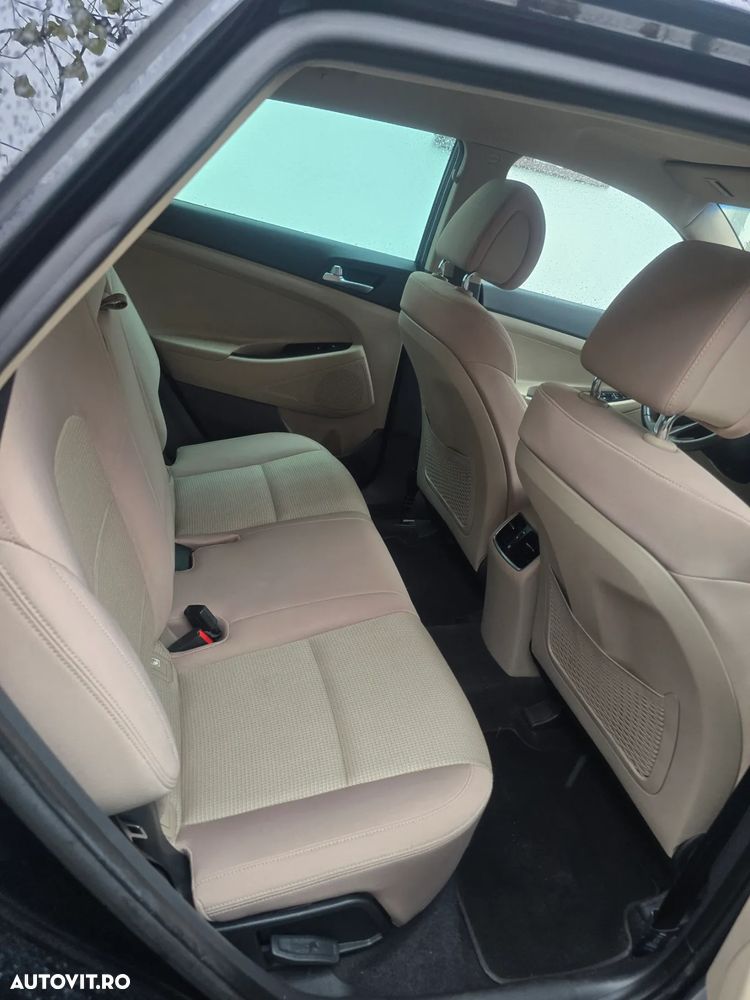 Hyundai Tucson blue 1.7 CRDi 2WD DCT Premium - 12