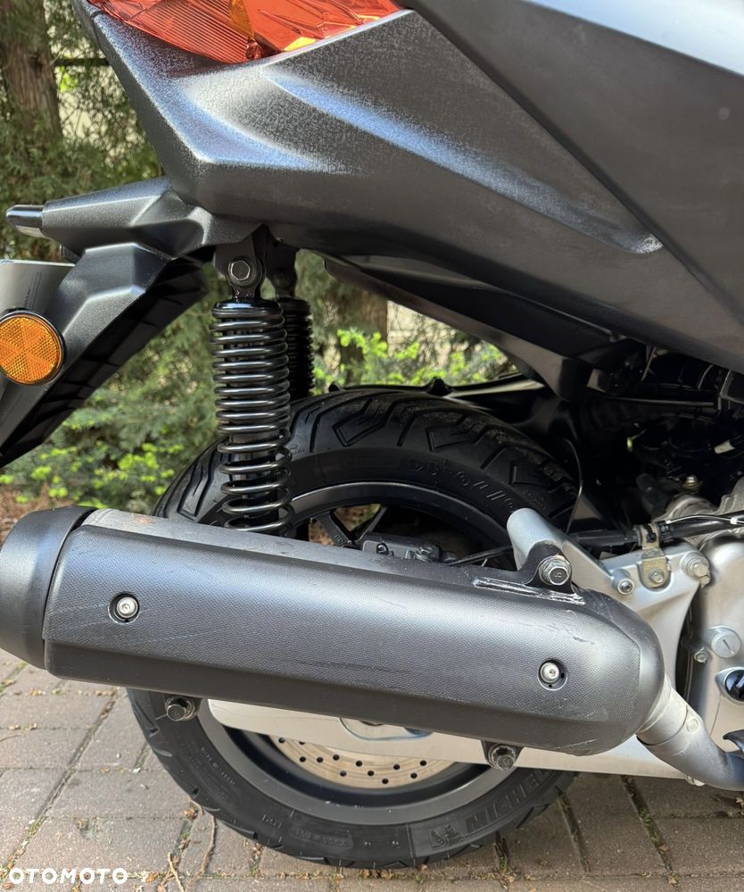 Yamaha X-max - 7