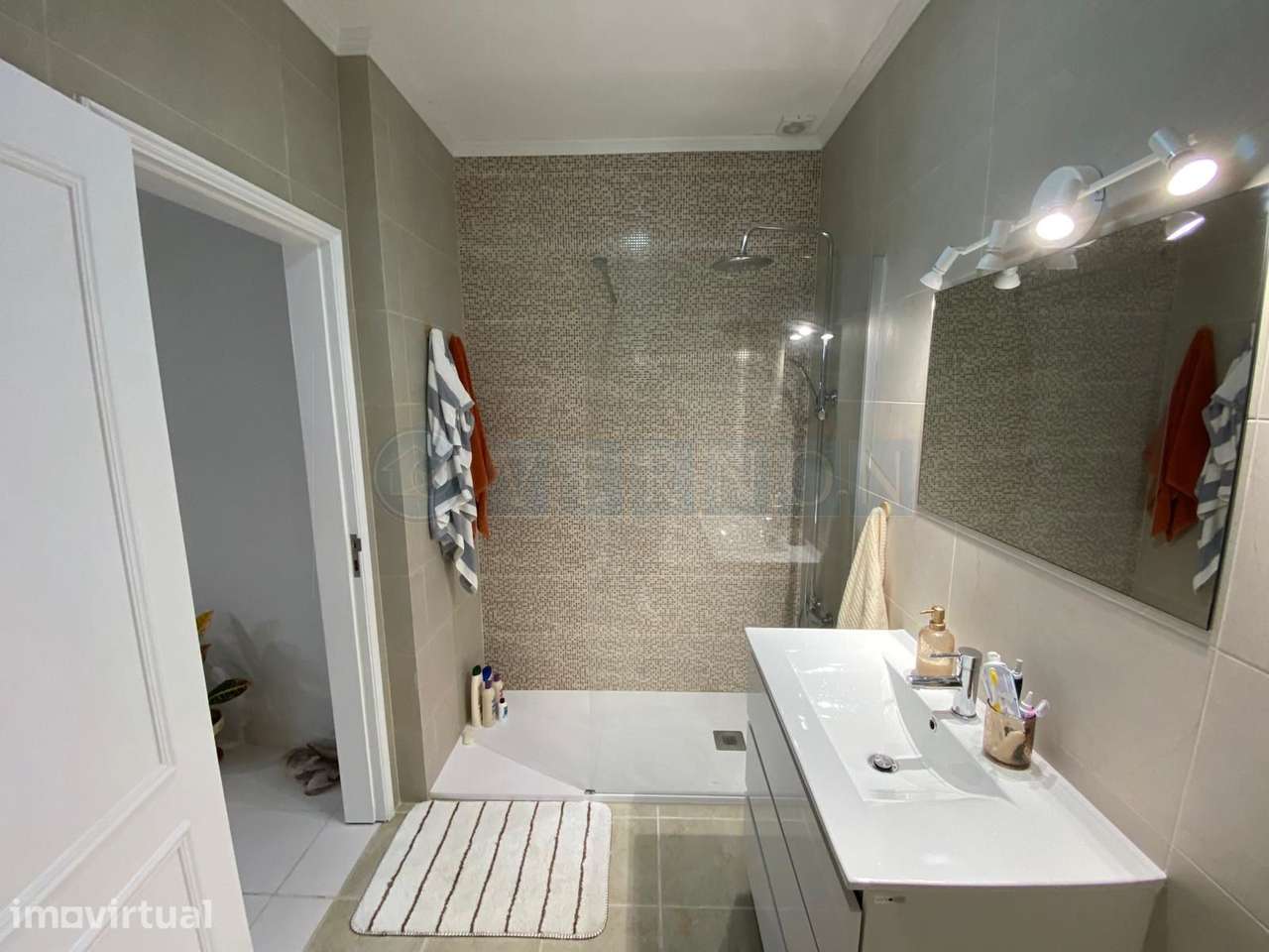 Algarve, Lagos para venda apartamento T2 com Terraço no centro de Lago - Grande imagem: 5/27