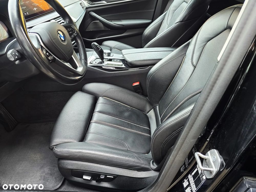BMW Seria 5 530i mHEV Luxury Line sport - 17