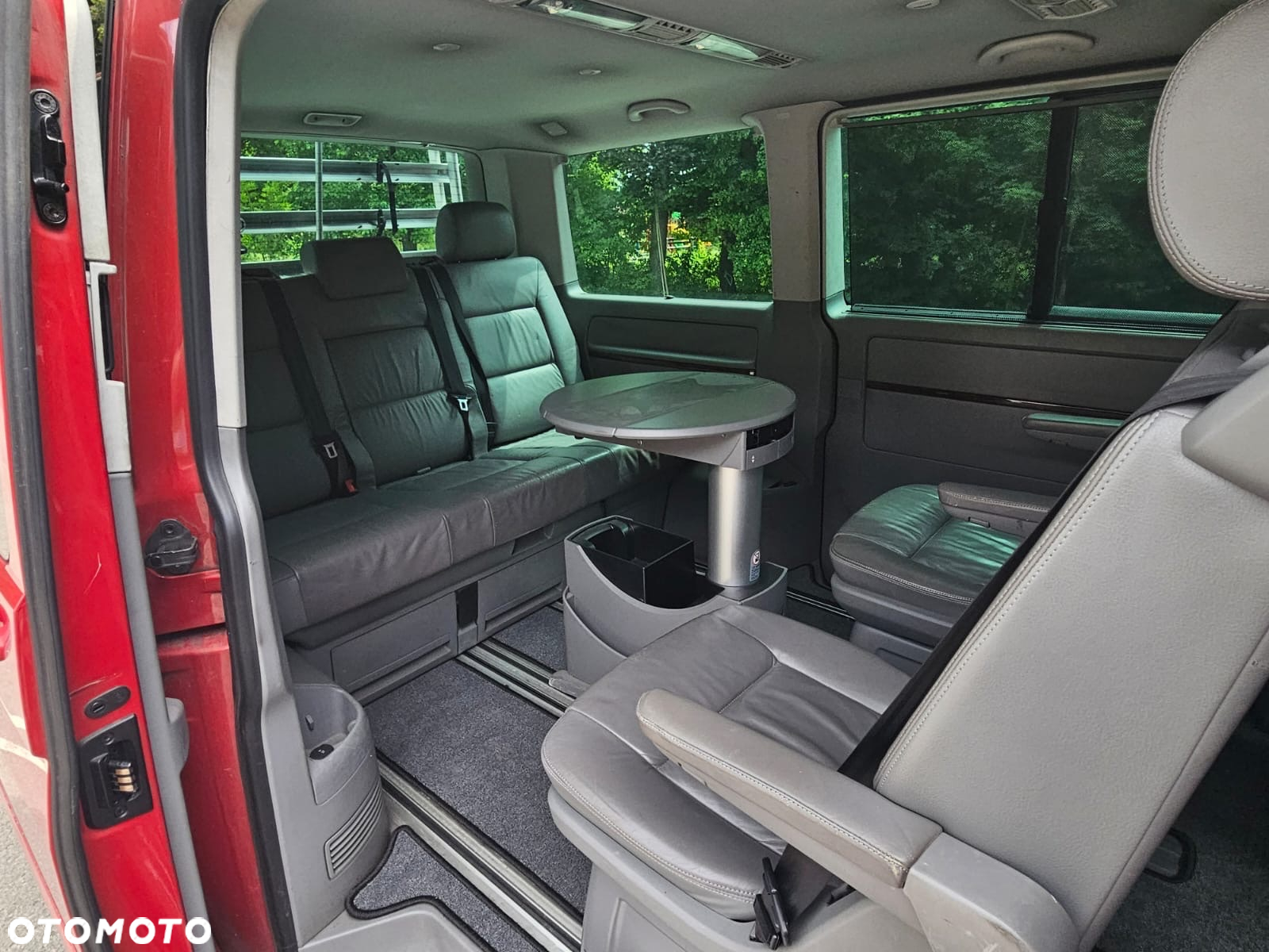 Volkswagen Multivan - 27