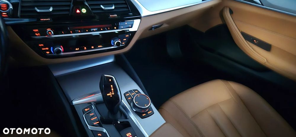 BMW Seria 5 520d Efficient Dynamics Luxury Line sport - 17