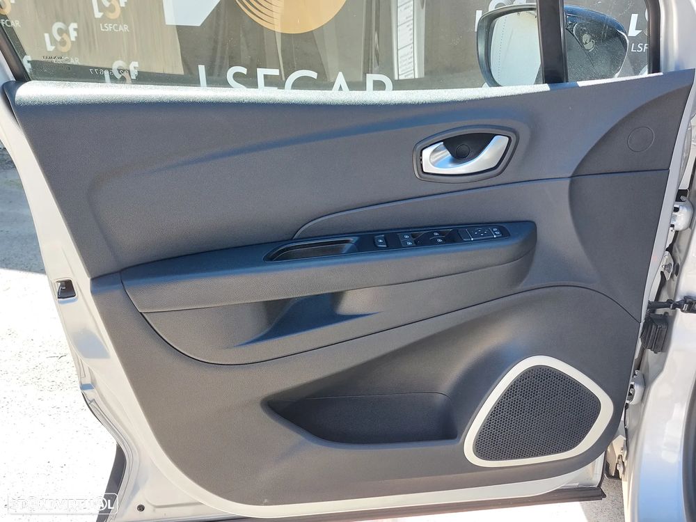 Renault Captur 1.5 dCi EDC - 14