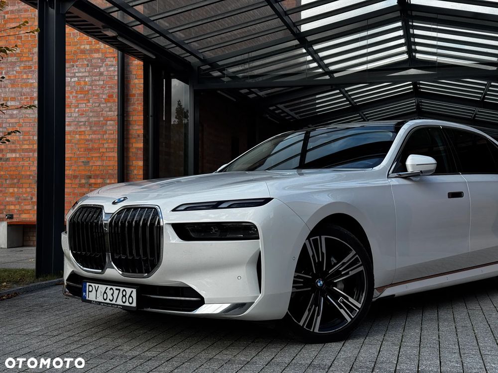 BMW Seria 7 - 8