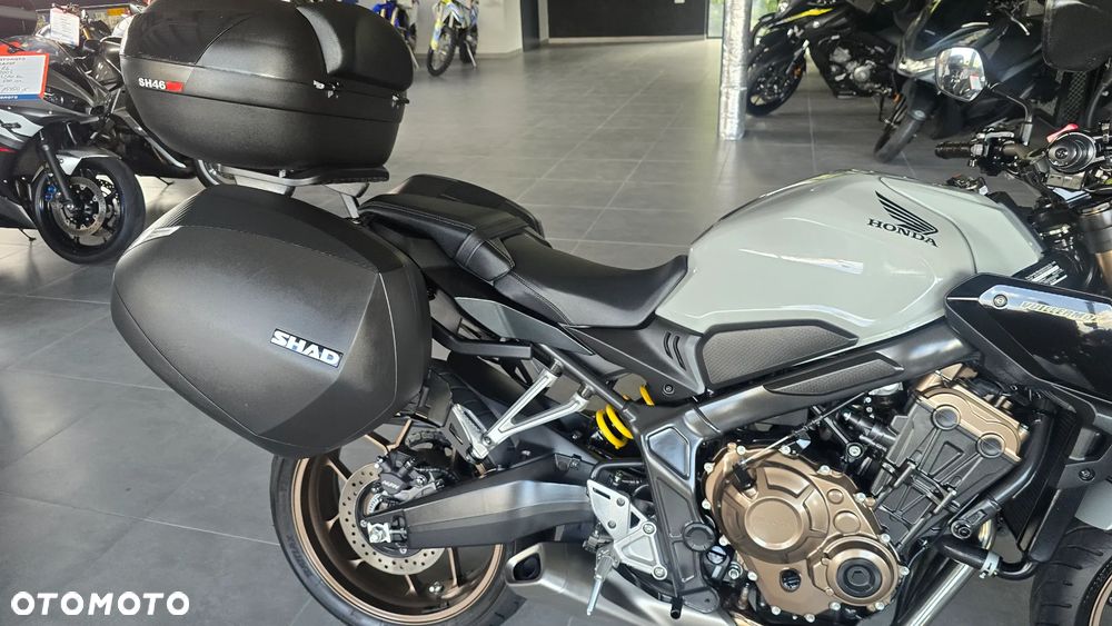 Honda CB - 28