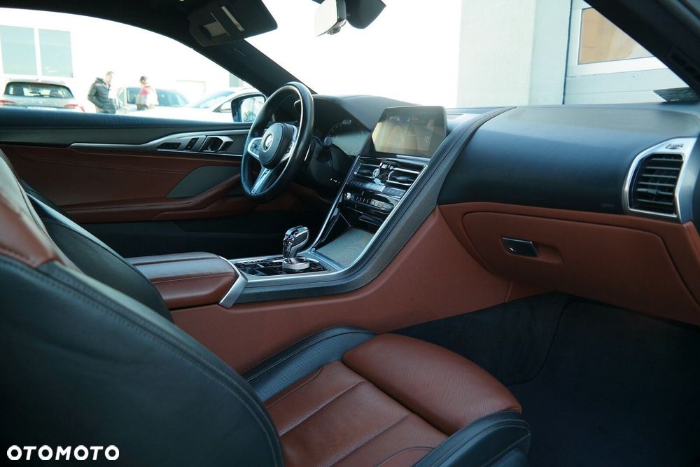 BMW Seria 8 - 11