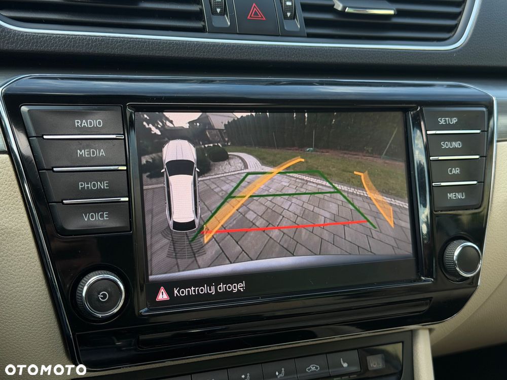 Skoda Superb 2.0 TDI Sportline DSG - 24