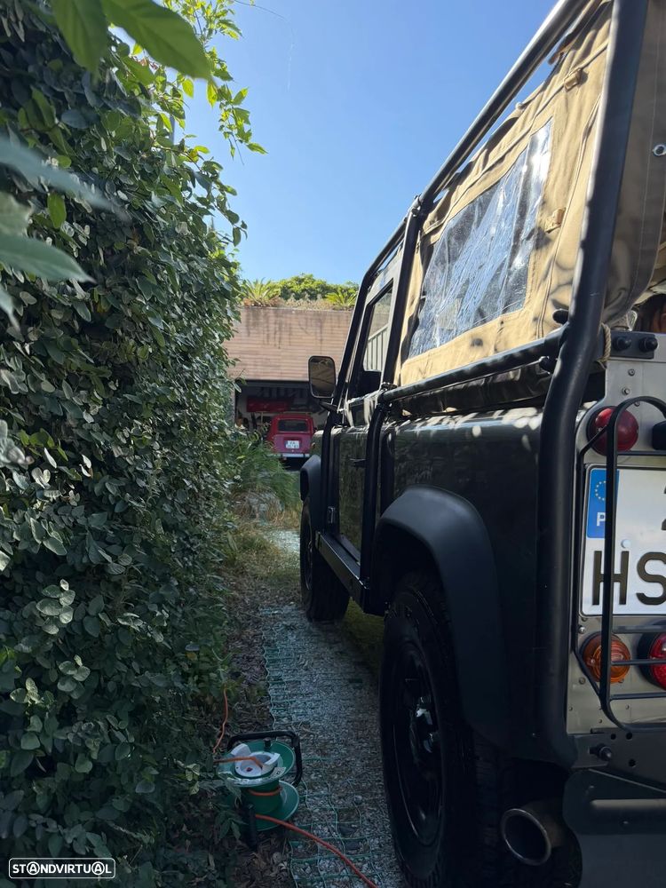 Land Rover Defender - 14