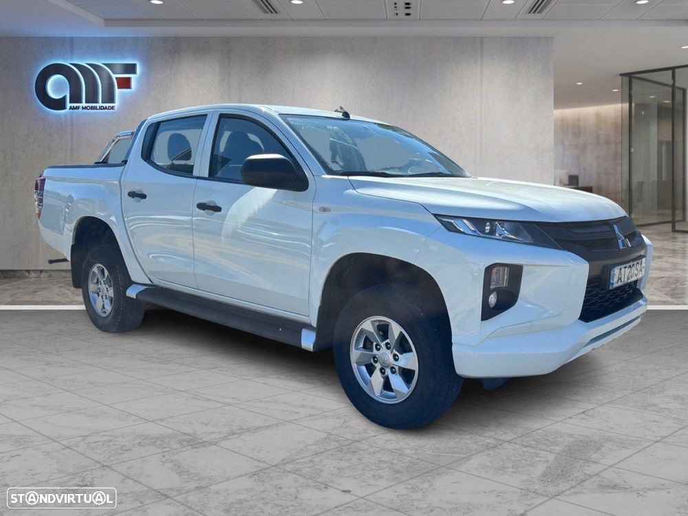 Mitsubishi L200 2.3 DI-D Space Cab Invite Strakar Look 4WD - 1