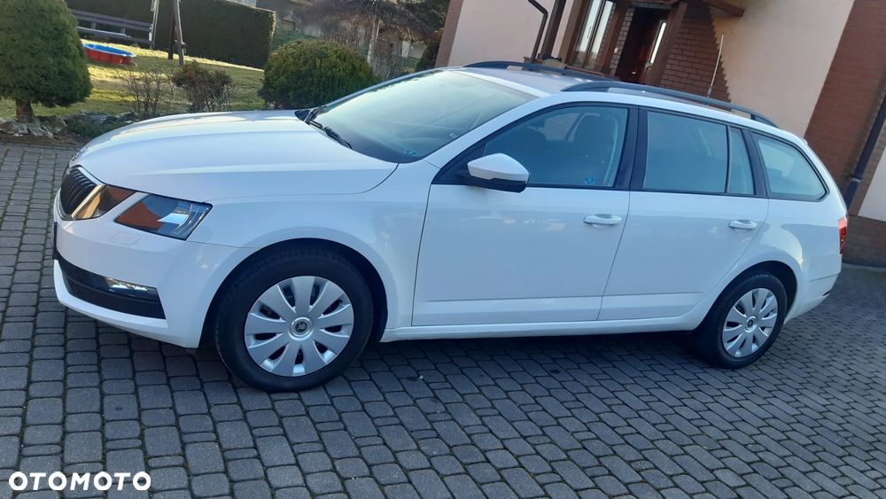 Skoda Octavia 1.6 TDI DSG Ambition - 8