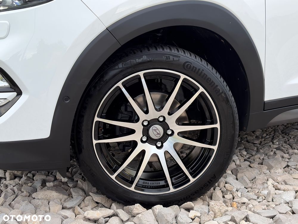 Hyundai Tucson 2.0 CRDI 4WD Automatik Premium - 38