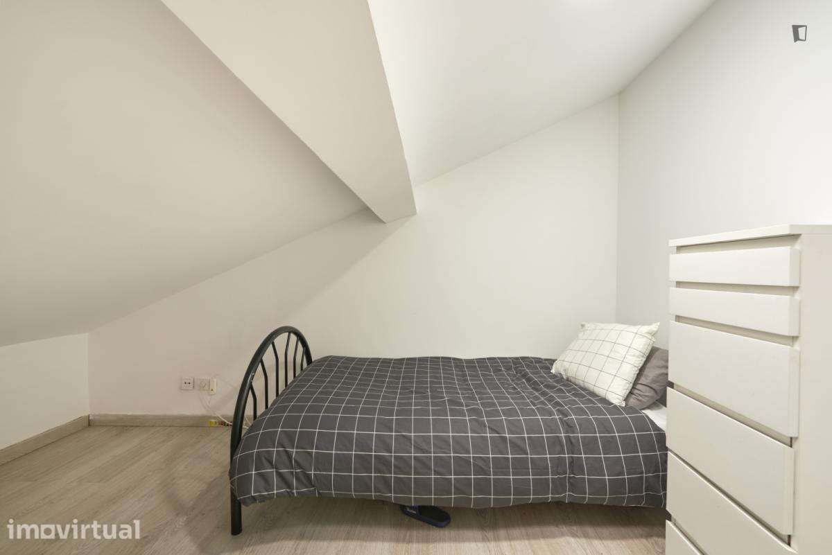 Quarto - localizado em Amadora Lisbon - Grande imagem: 4/18