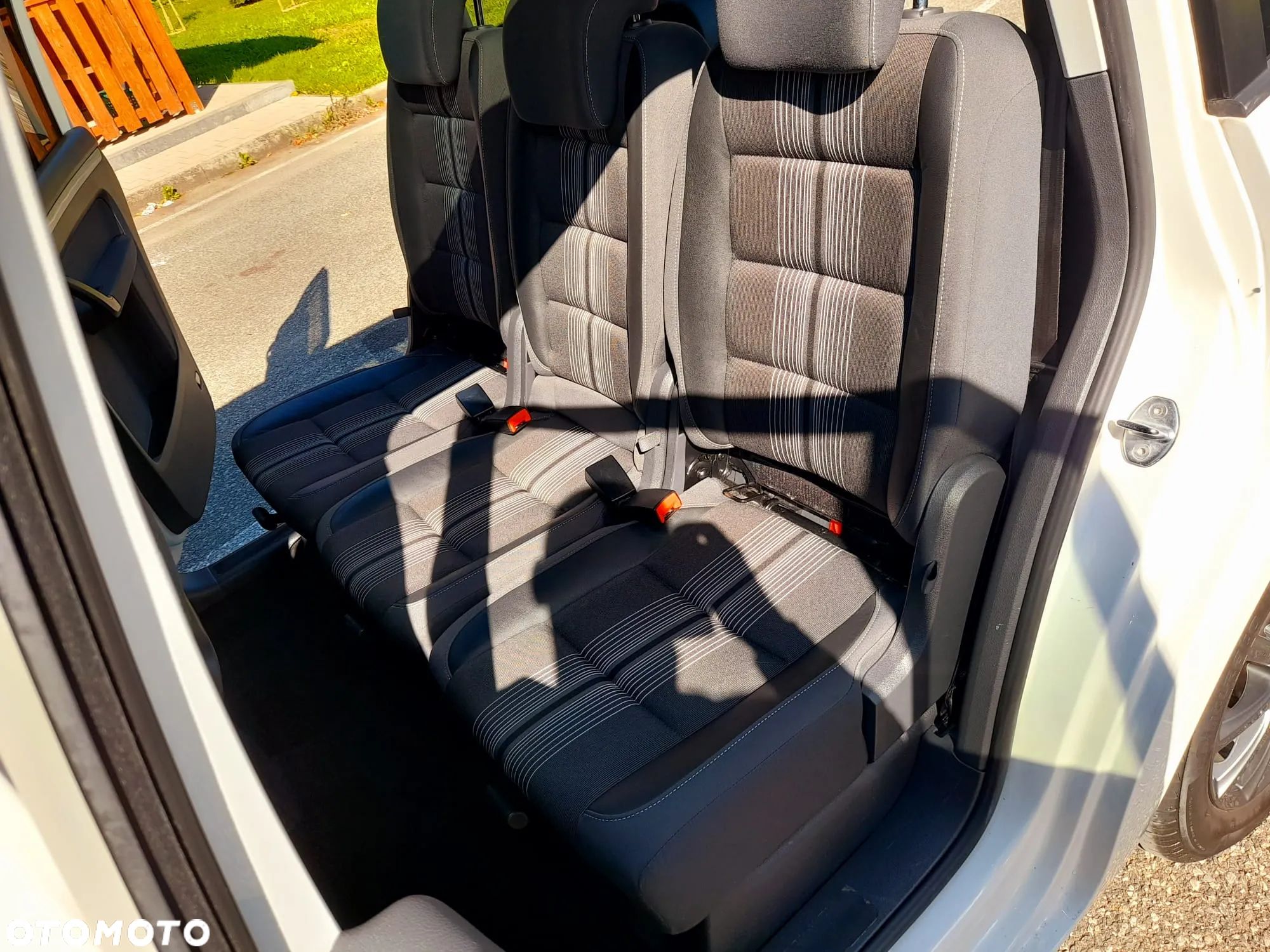 Volkswagen Touran 2.0 TDI DPF Highline - 30