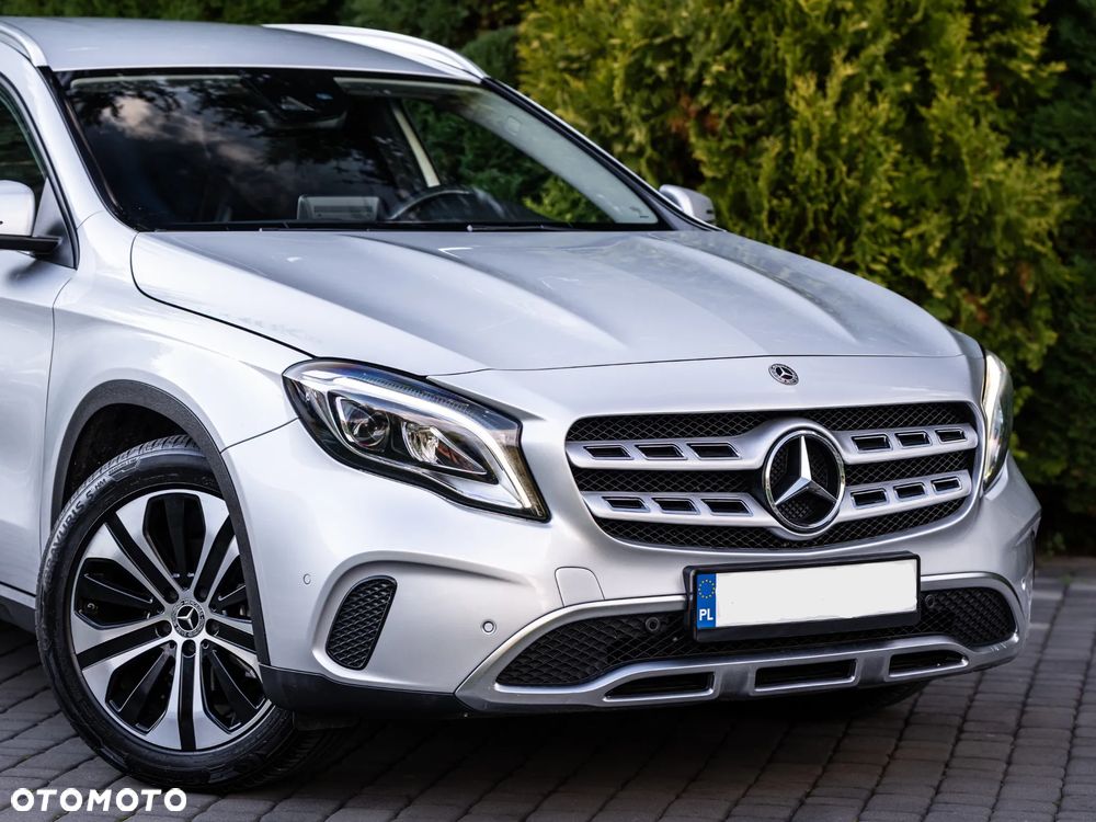Mercedes-Benz GLA - 13