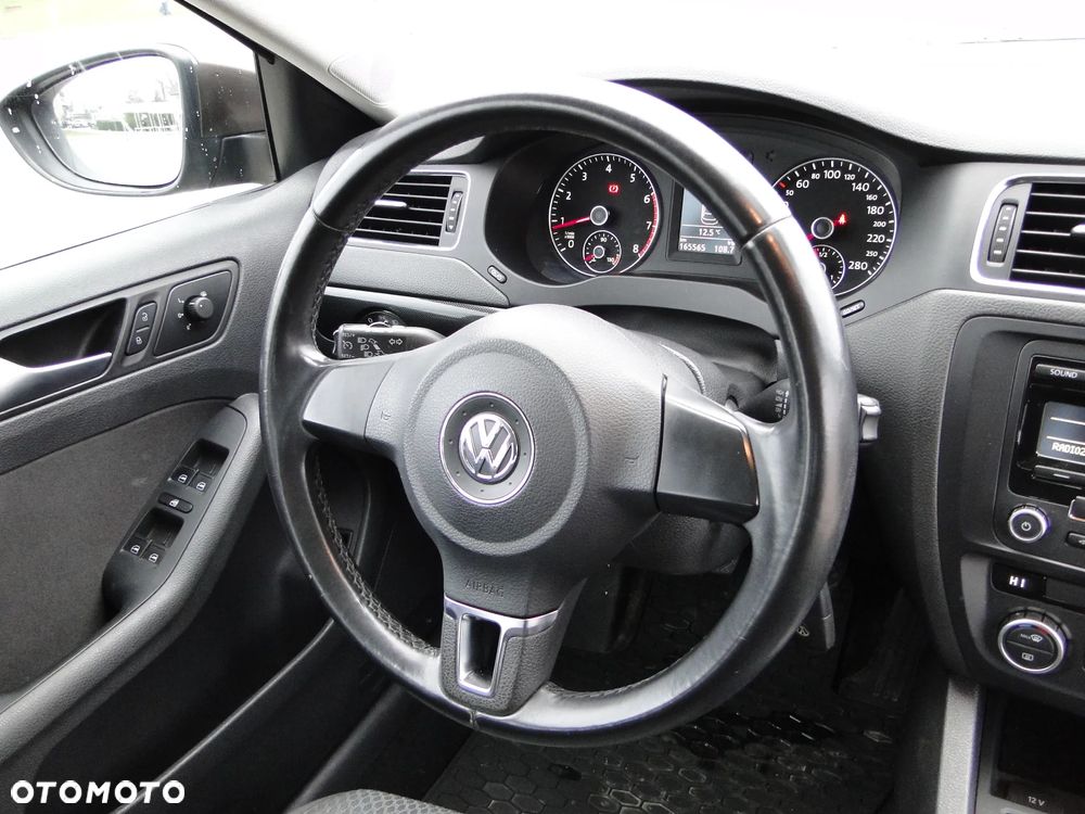 Volkswagen Jetta 1.2 TSI Comfortline - 25