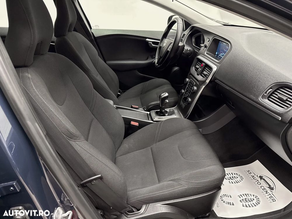 Volvo V40 D4 Kinetic - 14