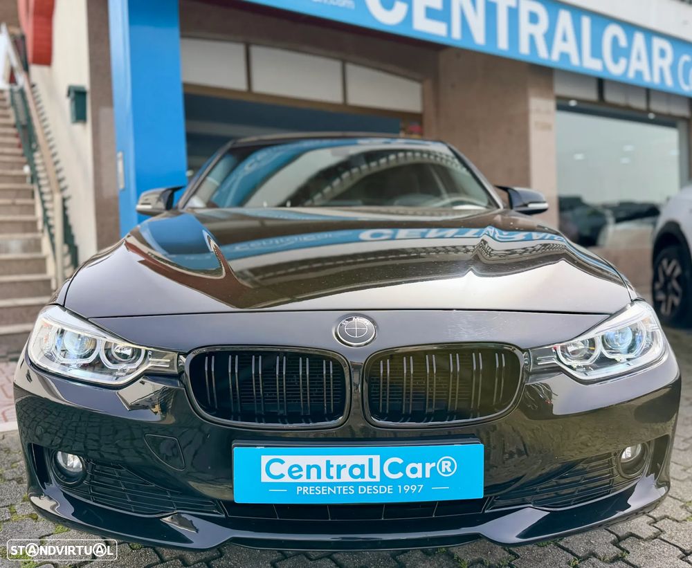 BMW 318 d Line Sport - 3