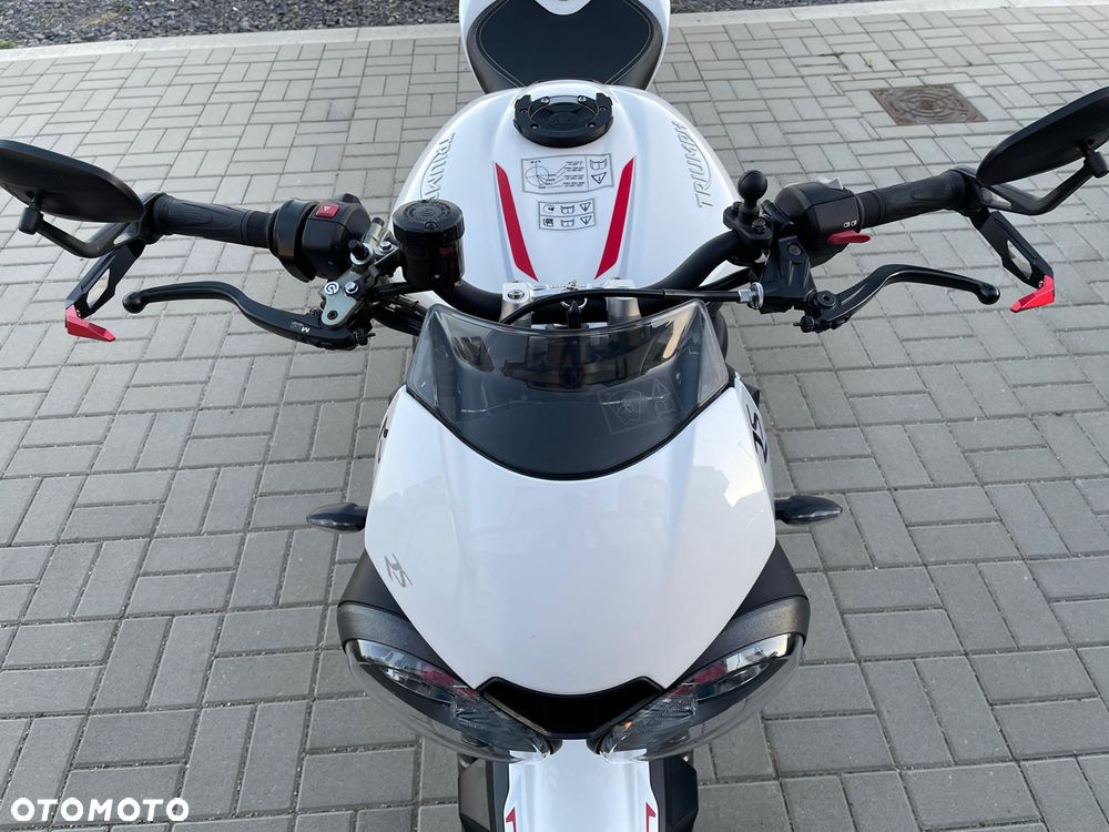 Triumph Street Triple - 8