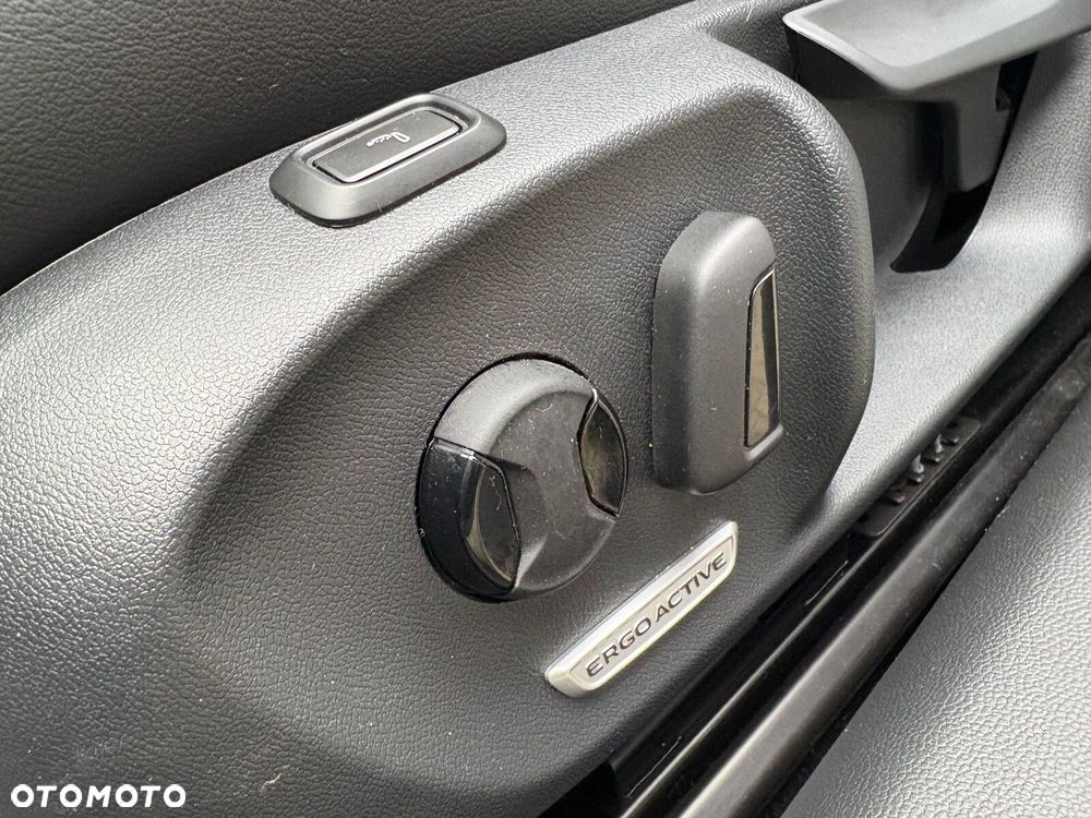 Volkswagen Passat Variant 2.0 TDI EVO Elegance DSG - 27