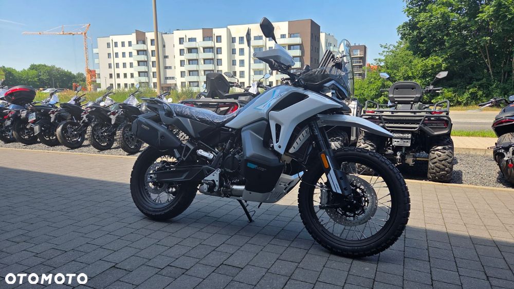 CFMoto MT-X - 3