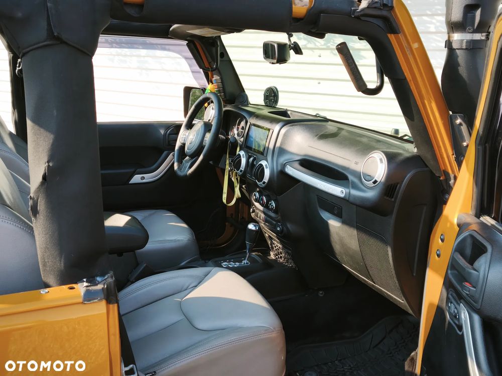 Jeep Wrangler - 26