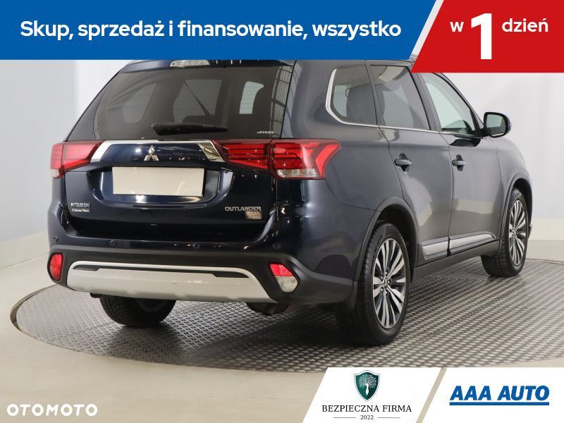 Mitsubishi Outlander - 7