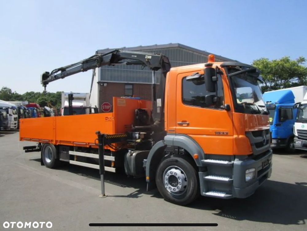 Mercedes-Benz 1833L - 7