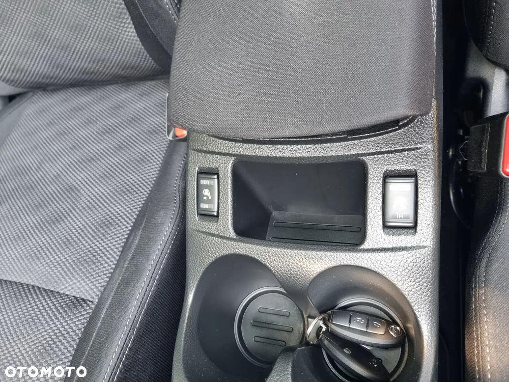 Nissan Qashqai 1.6 DIG-T N-Connecta - 16