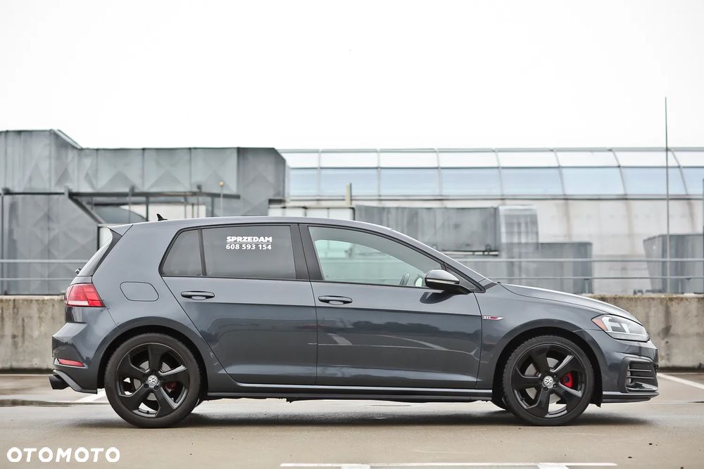Volkswagen Golf - 4
