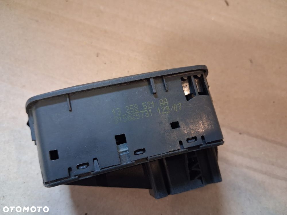 Przełączniki szyb OPEL CORSA D  OE   13258521 - 3