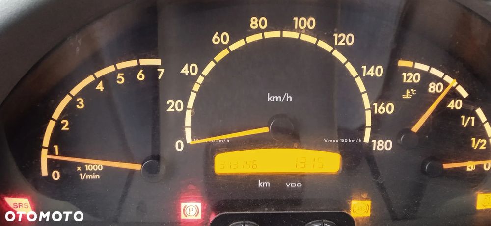 Mercedes-Benz Sprinter 208 - 19