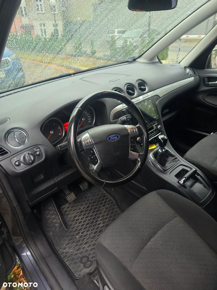 Ford Galaxy - 9