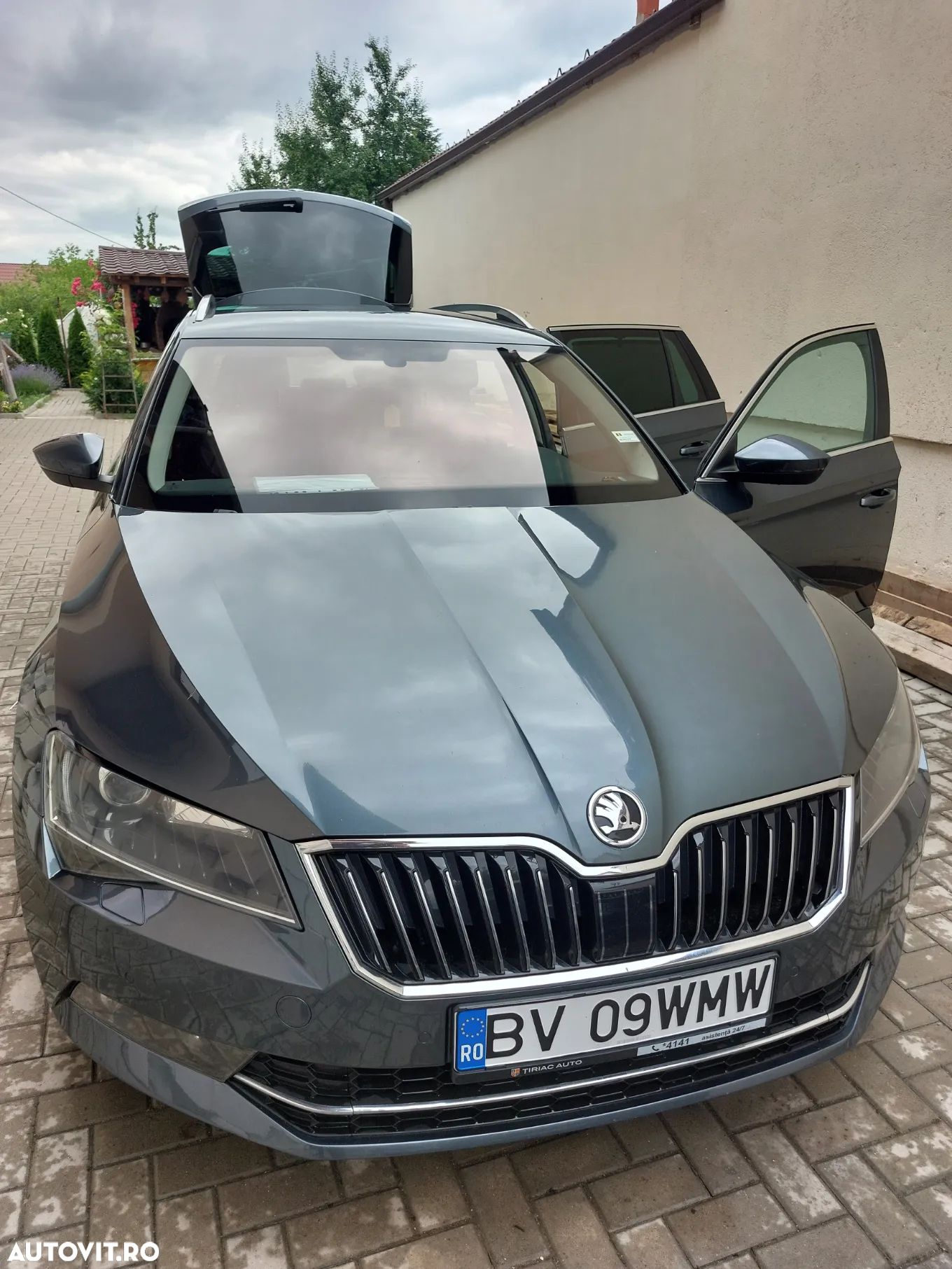Skoda Superb 2.0 TDI DSG Sportline - 10